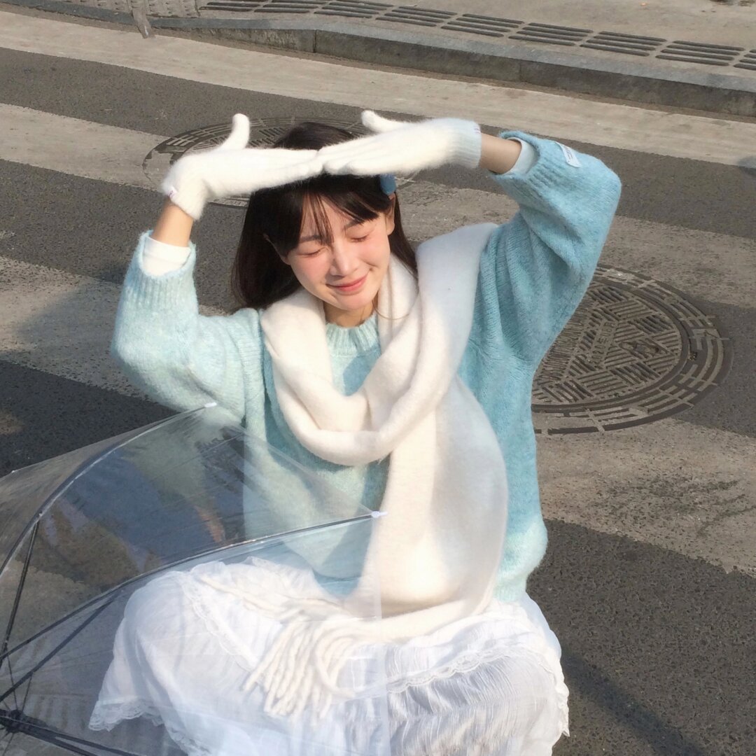 《某男星被前女友曝劈腿，聊天记录流出》配图